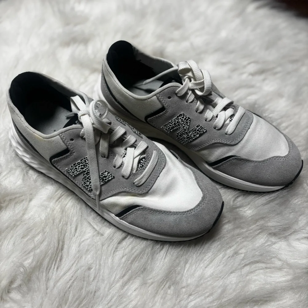 New Balance Retro Style Sneakers with Leopard Print size Women’s 9